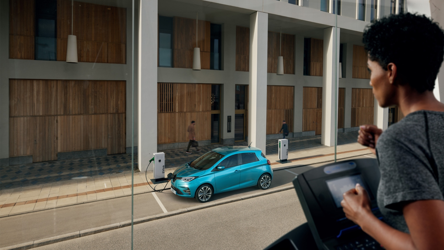 renault-zoe-neo-charging-exterior-lifestyle-005_5
